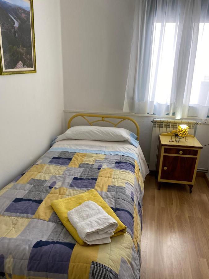 Hostal Casiano Camarasa Eksteriør billede